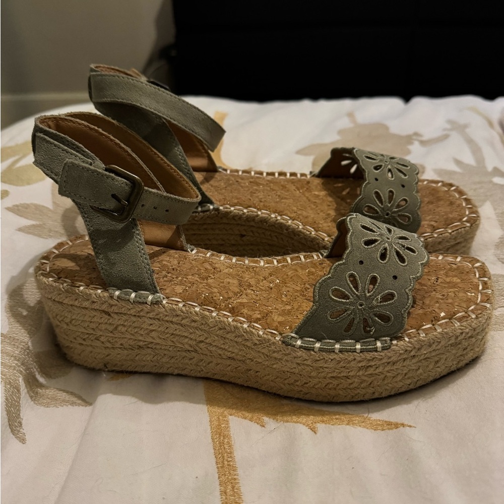 Wedge sandals